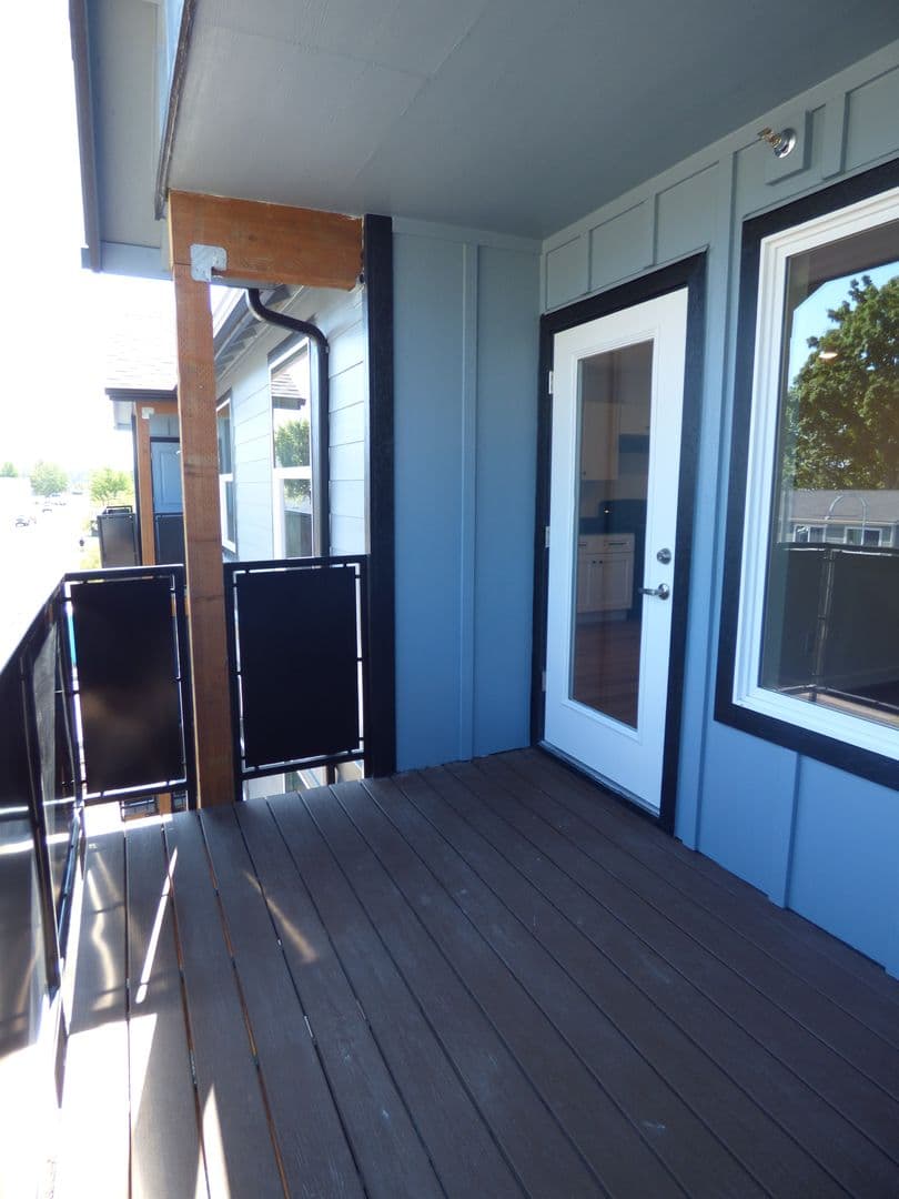 Lebanon Apartment: 50 Market St