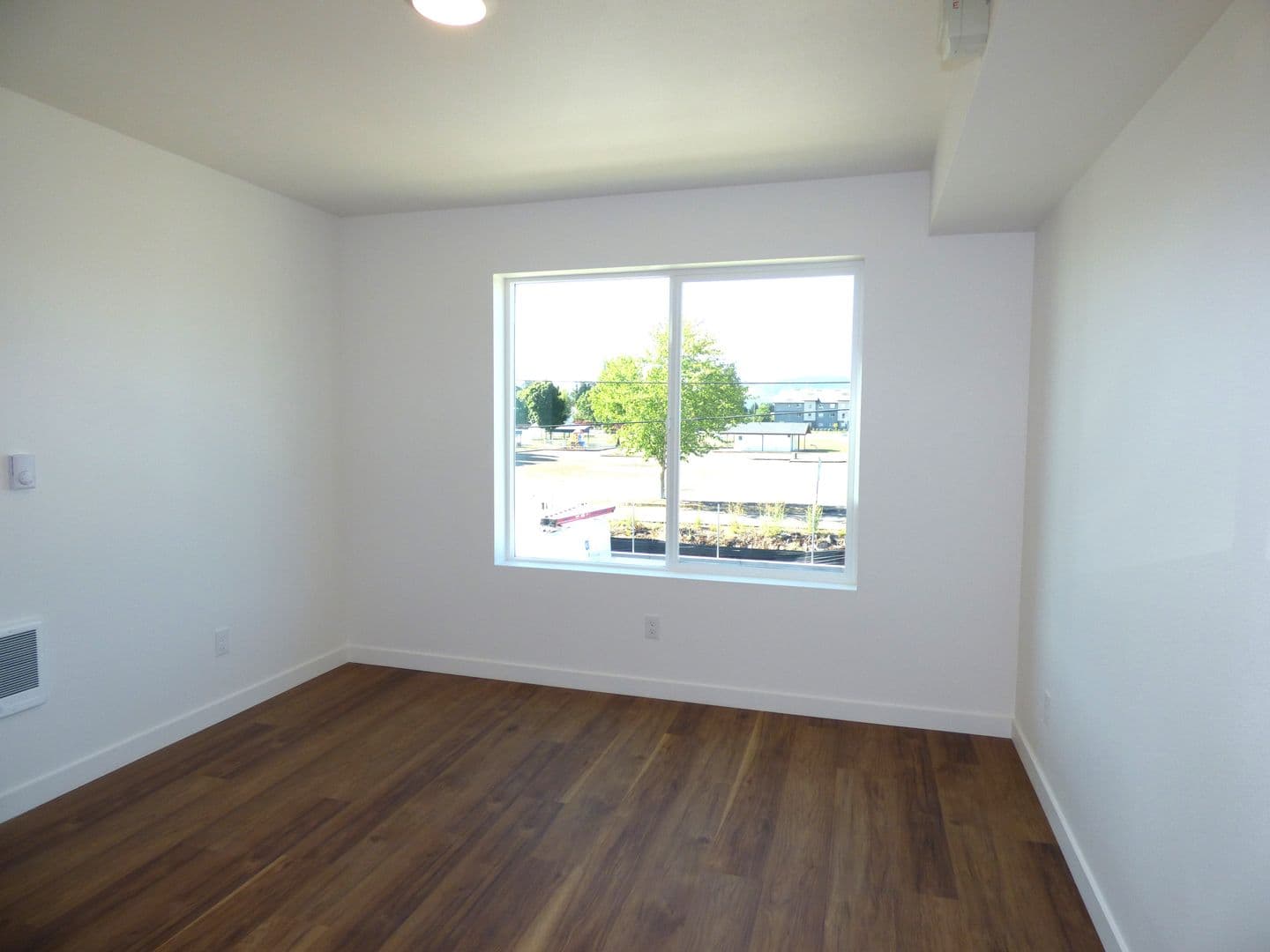 Lebanon Apartment: 50 Market St