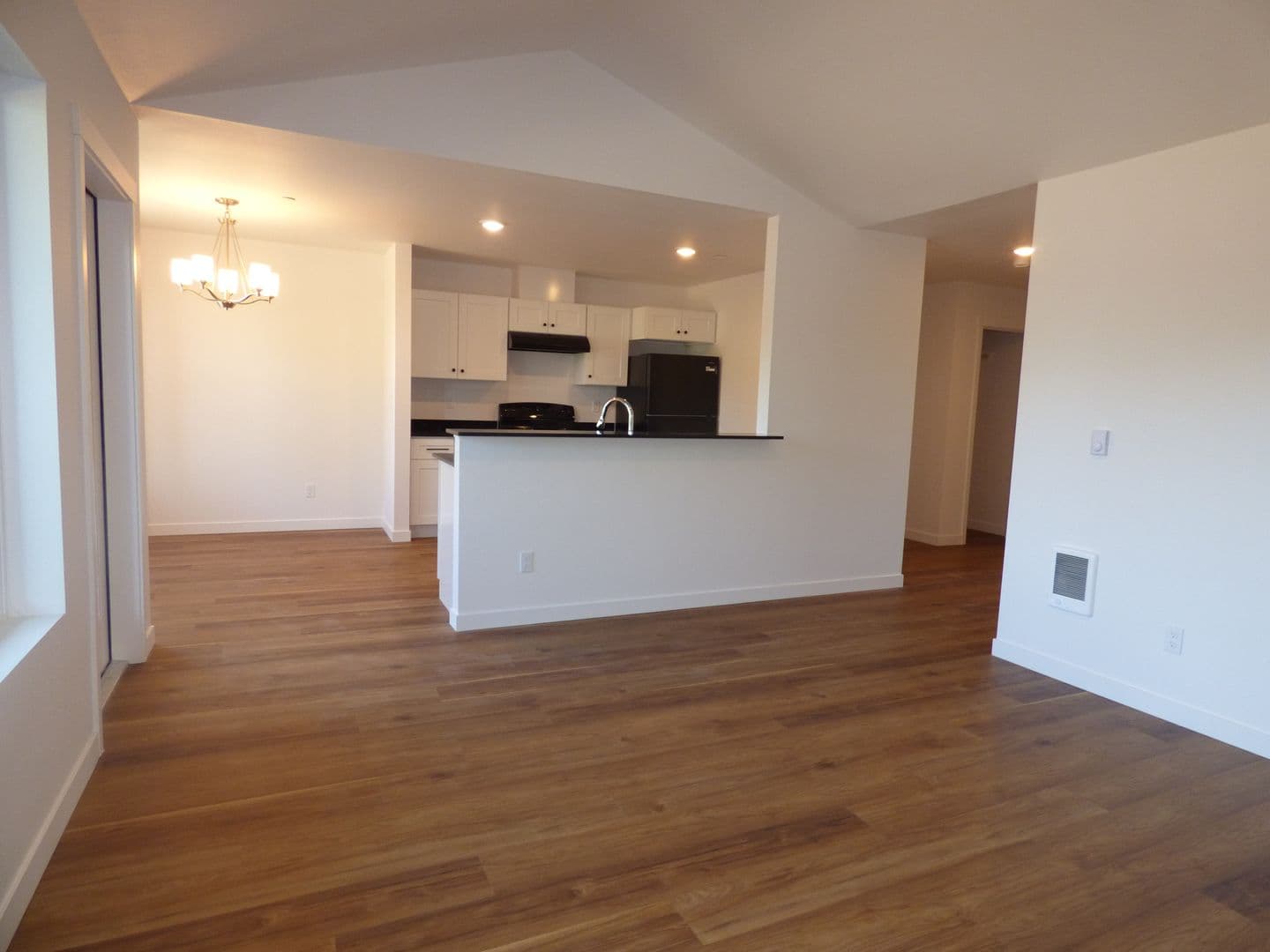 Lebanon Apartment: 50 Market St