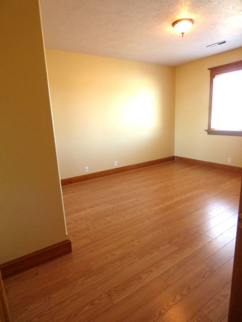 Salem House: 4465 Countryside Ct NE