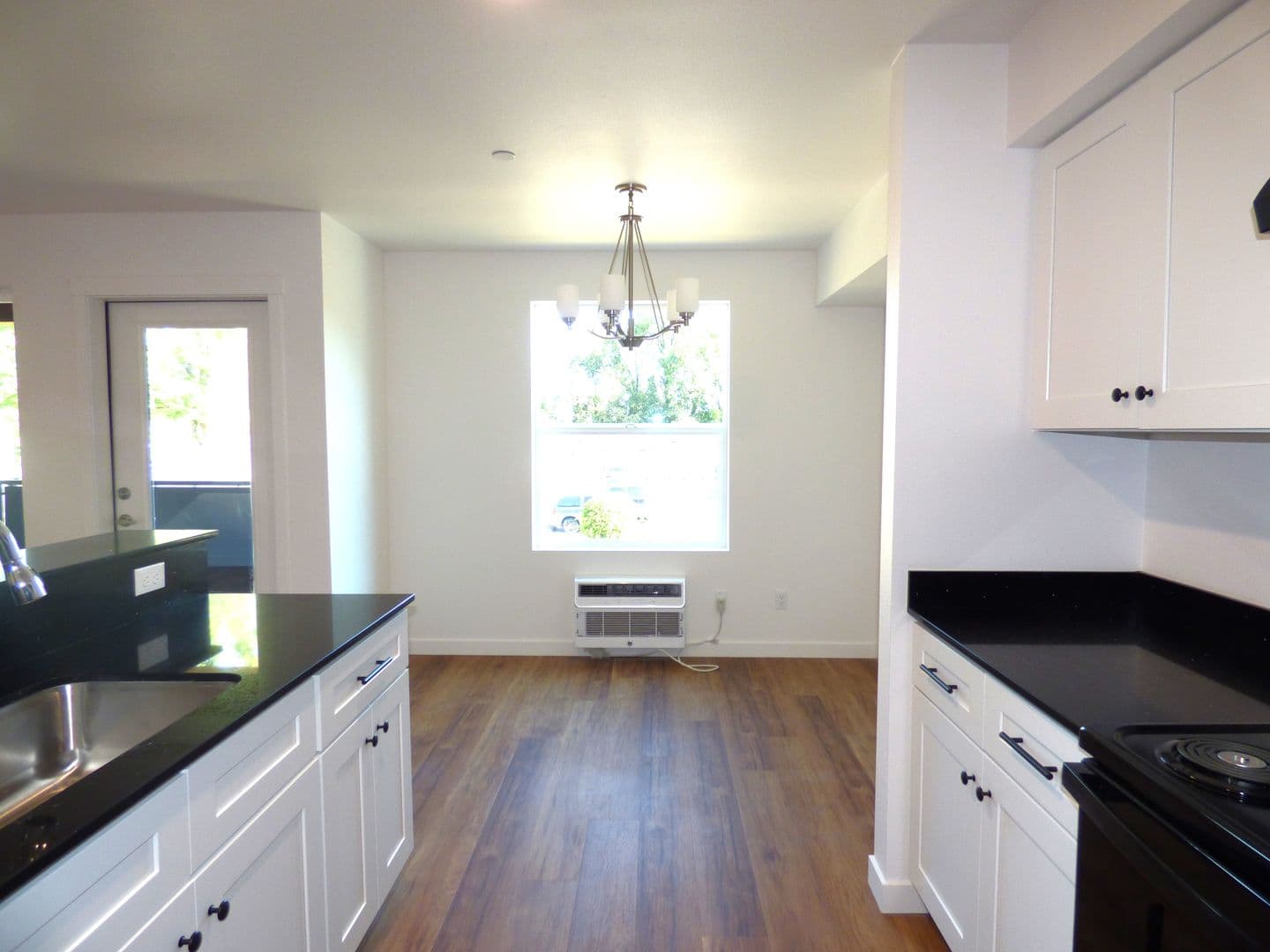 Lebanon Apartment: 50 Market St