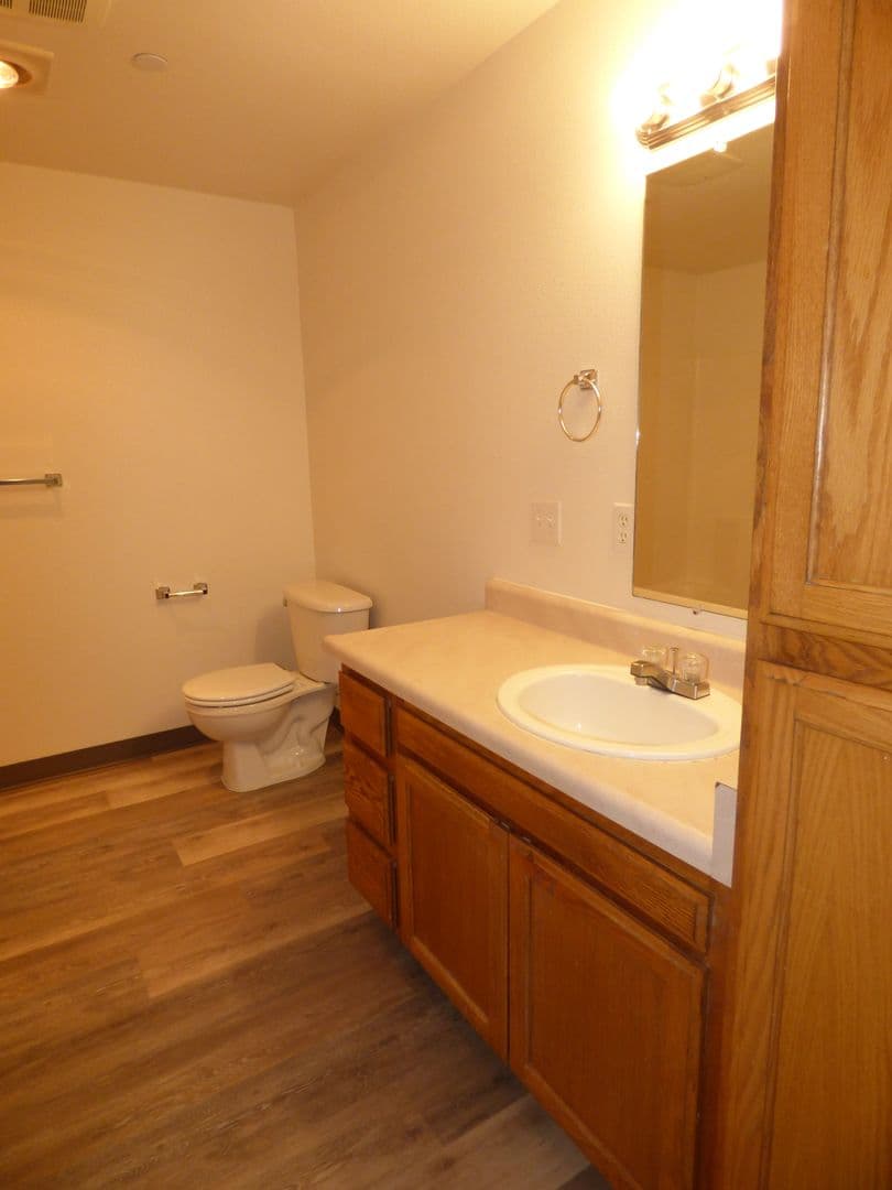 Salem Apartment: 228 Stoneway Dr NW #100