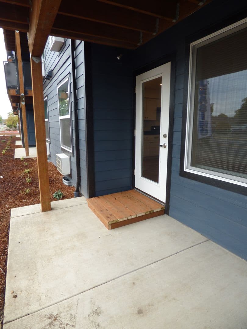Lebanon Apartment: 50 Market St