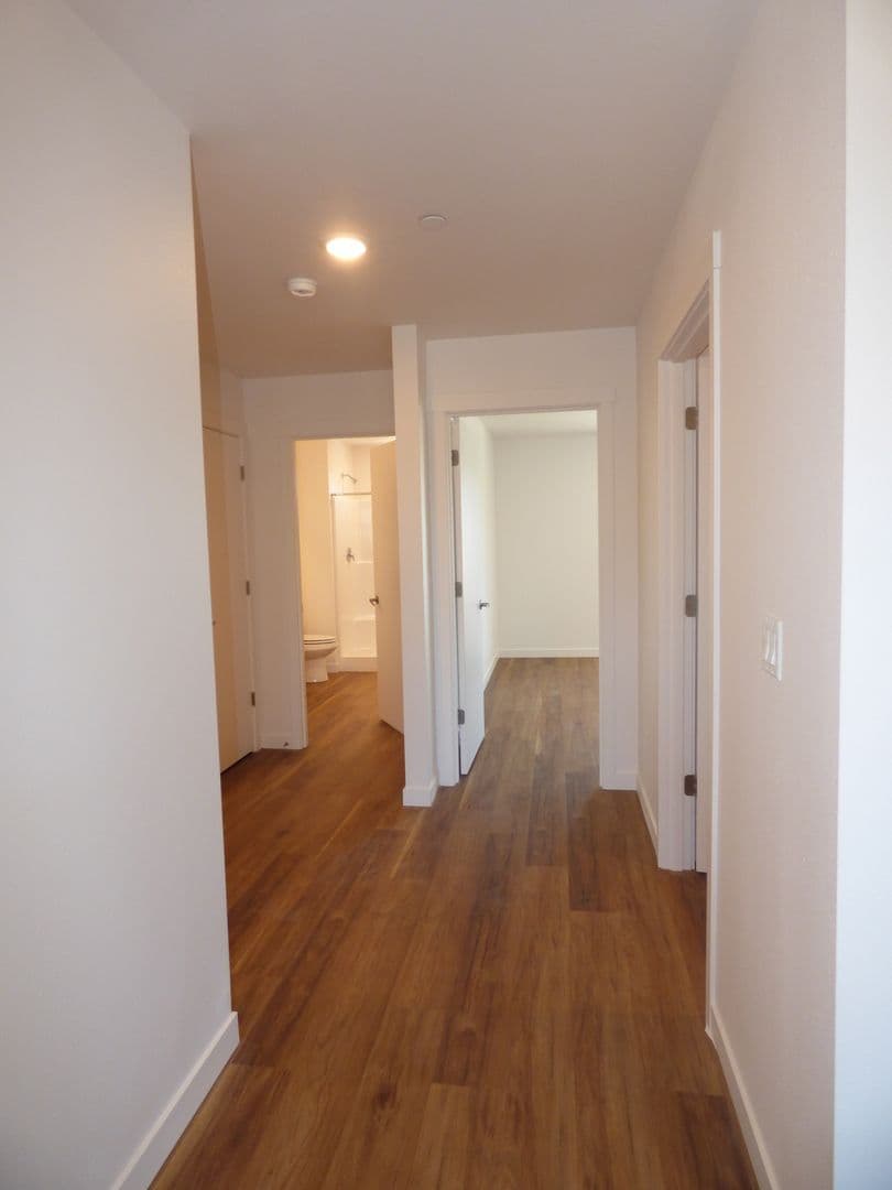 Lebanon Apartment: 50 Market St