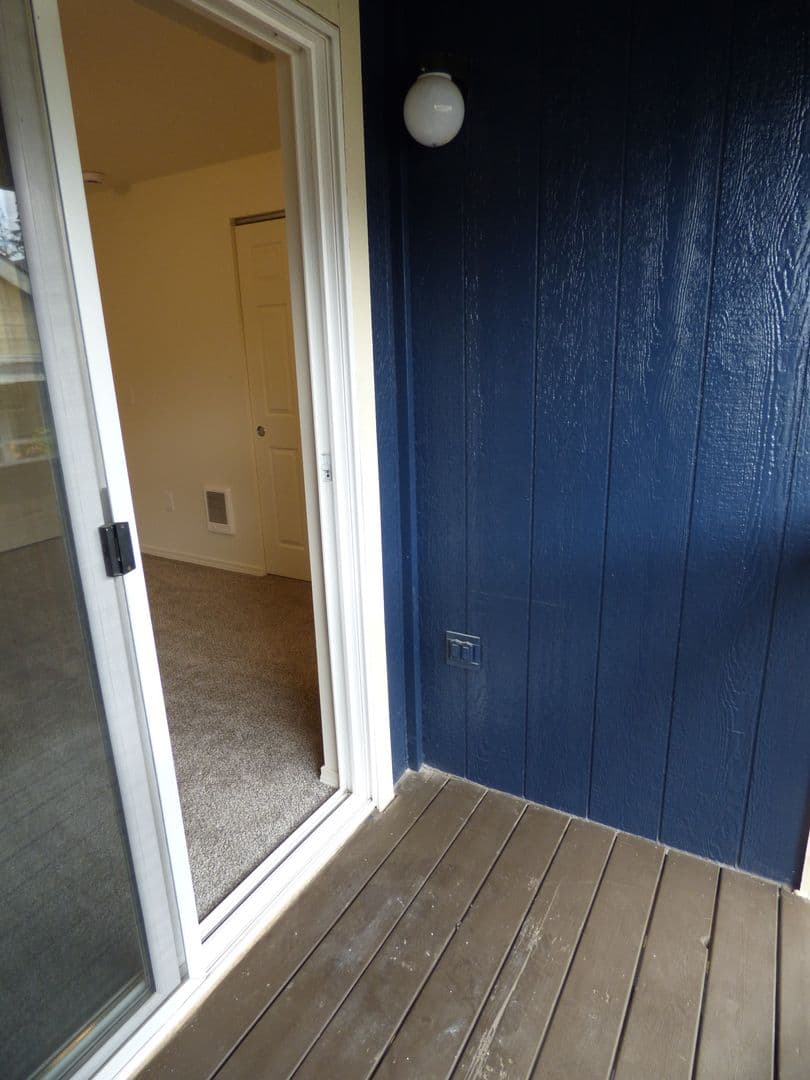 Salem Apartment: 228 Stoneway Dr NW #200