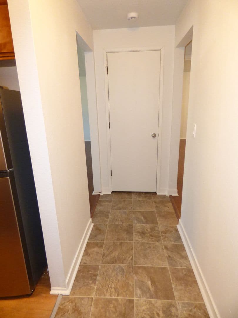 Salem Apartment: 805-875 Gerth Ave NW