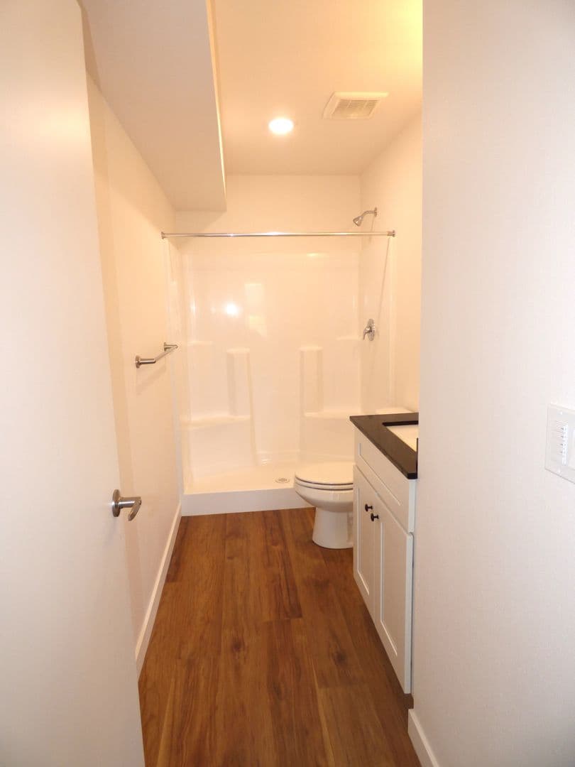 Lebanon Apartment: 50 Market St
