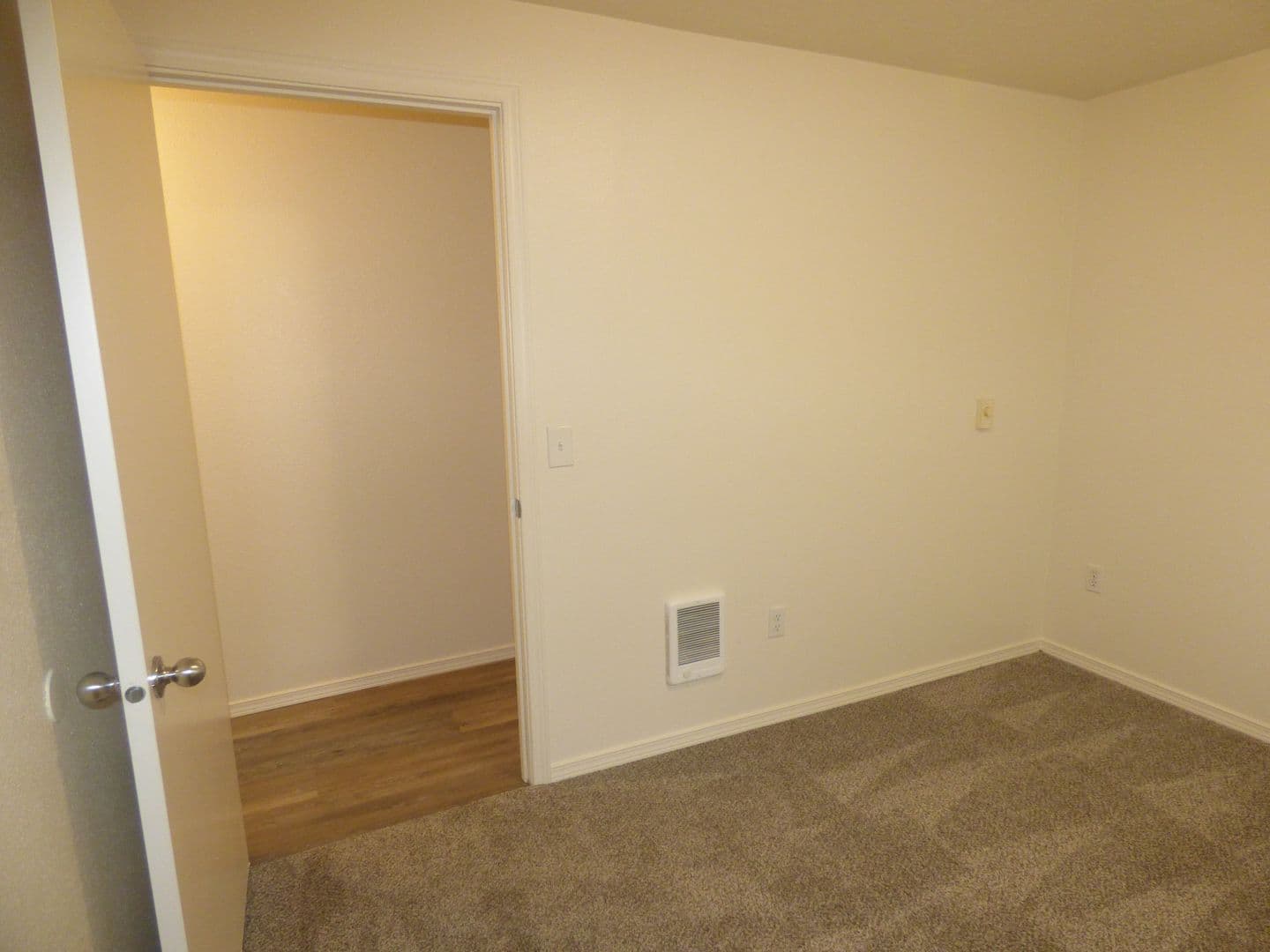 Salem Apartment: 228 Stoneway Dr NW #100