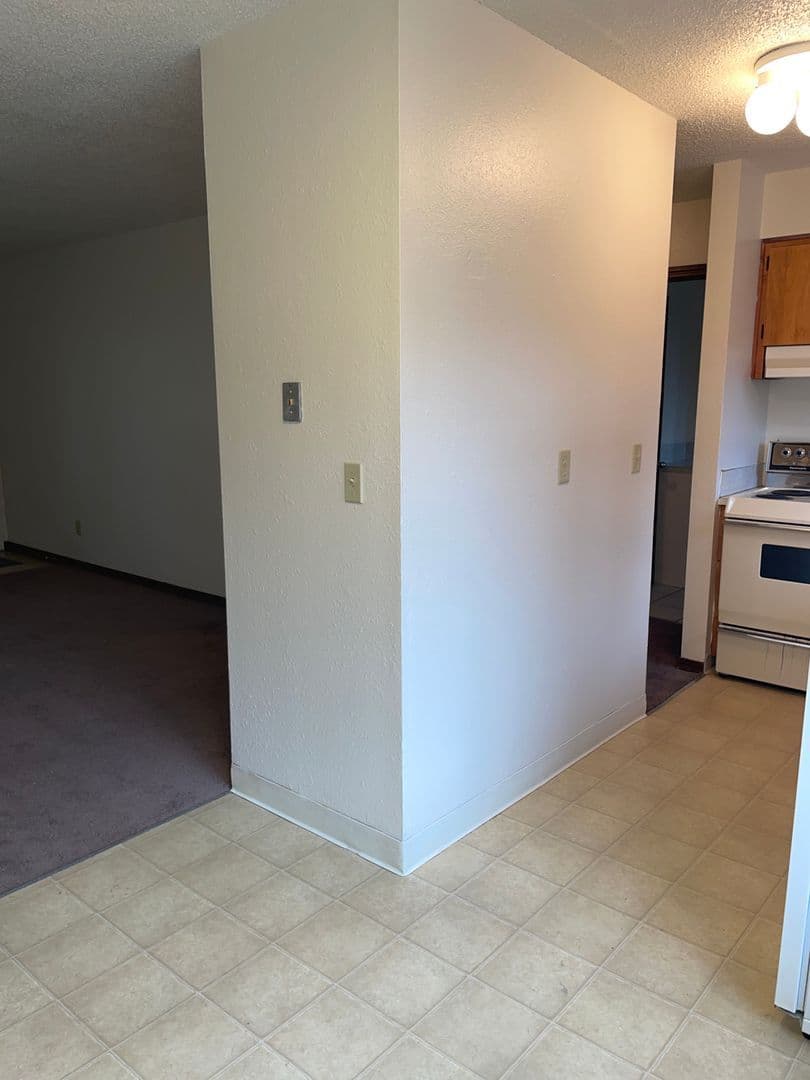 Salem Apartment: 2131 Center St NE
