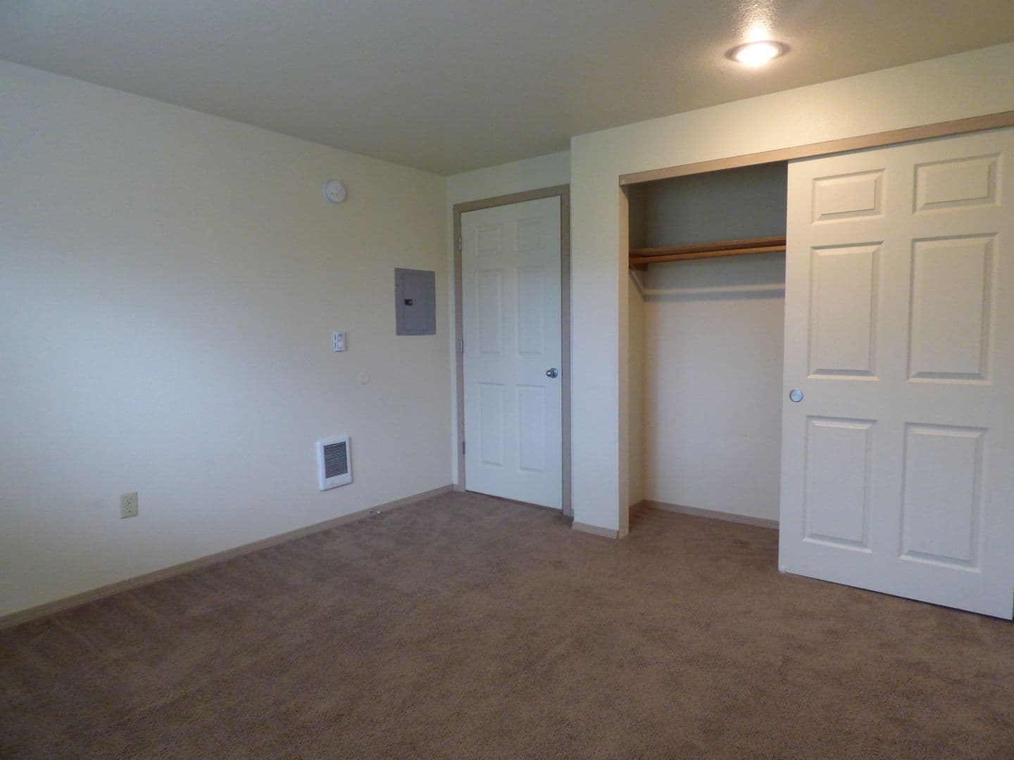 Lebanon Apartment: 901-1021 E Grant St