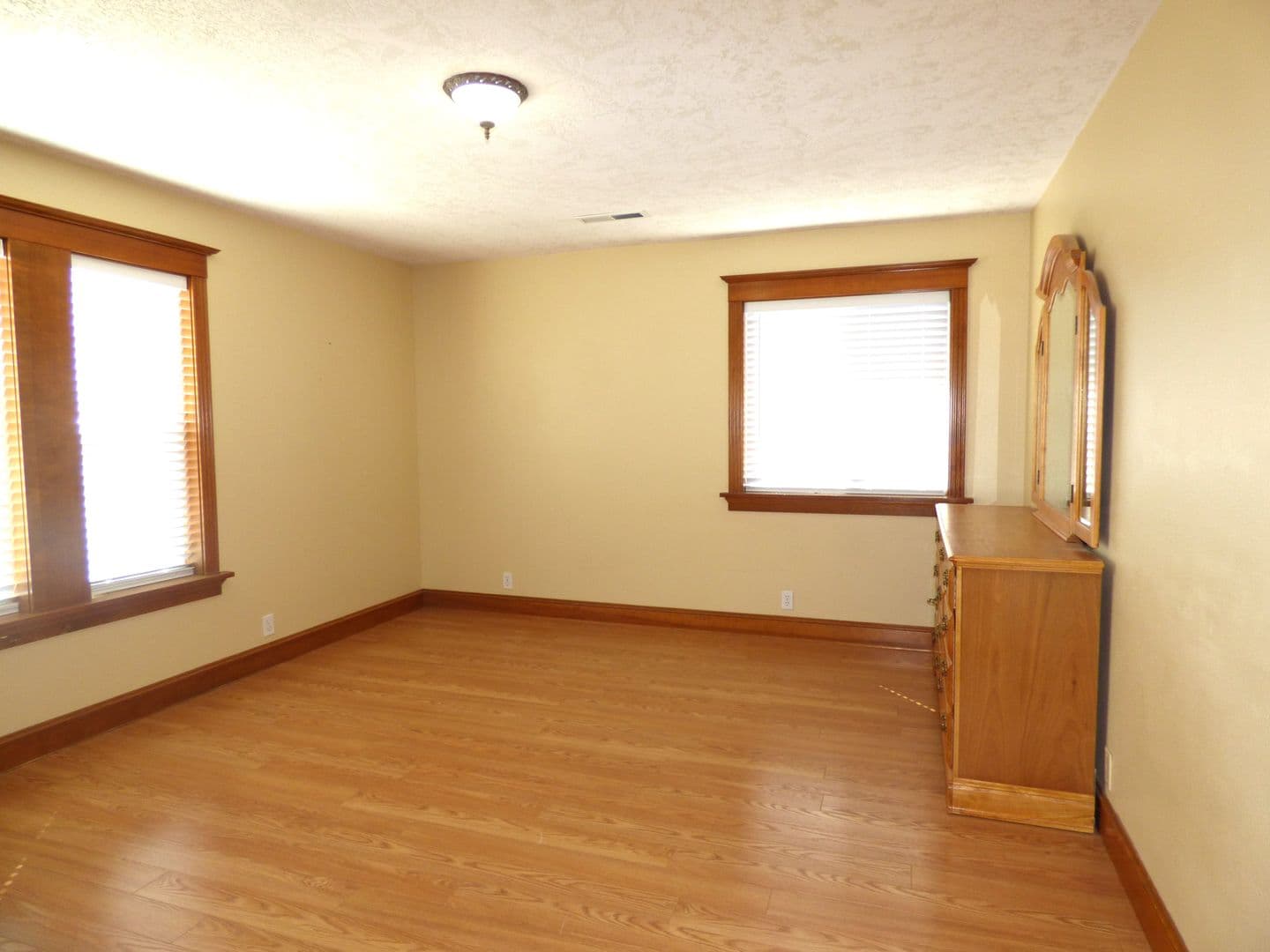 Salem House: 4465 Countryside Ct NE