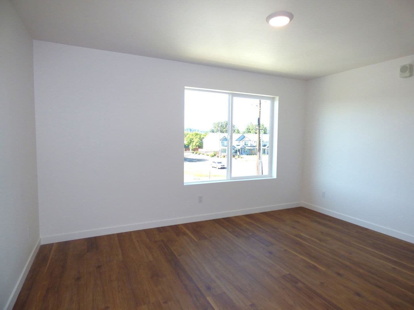 Lebanon Apartment: 50 Market St