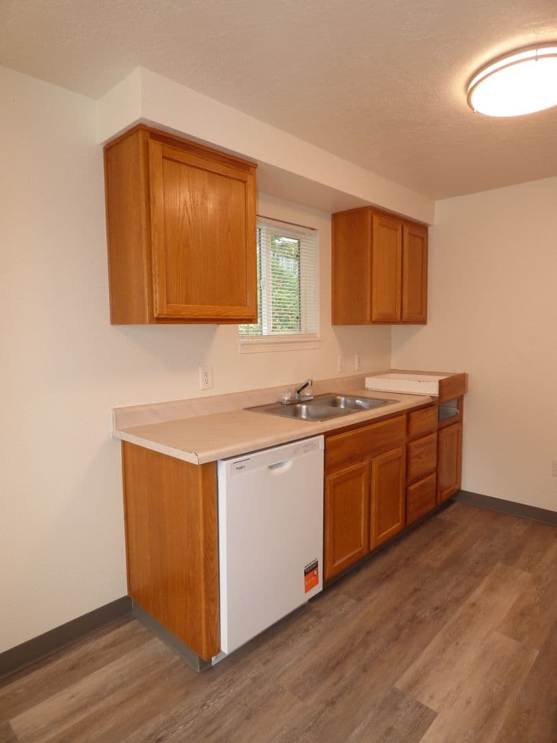 Salem Apartment: 228 Stoneway Dr NW #100