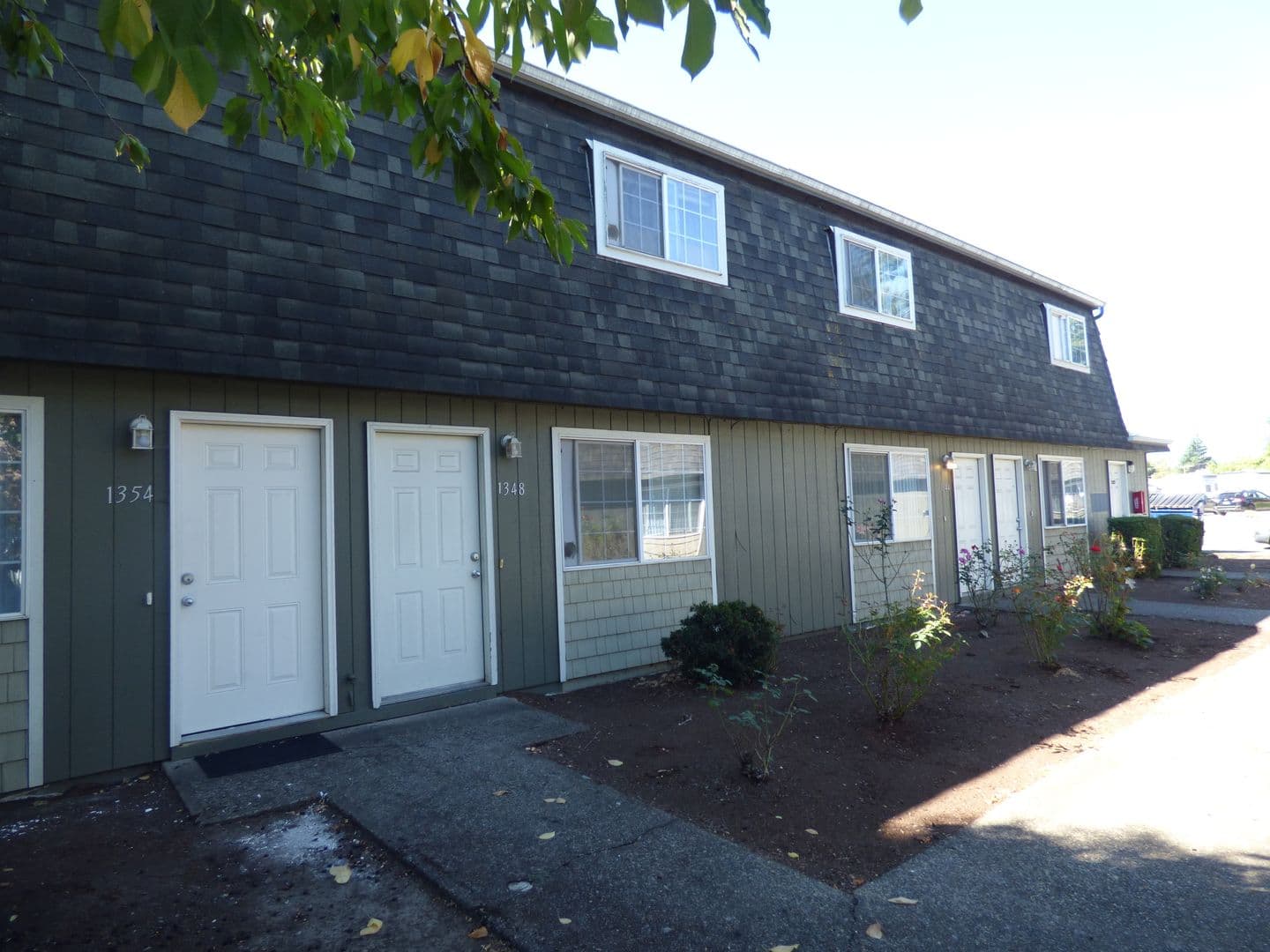 Salem Apartment: 1338-1398 39th Ave NE