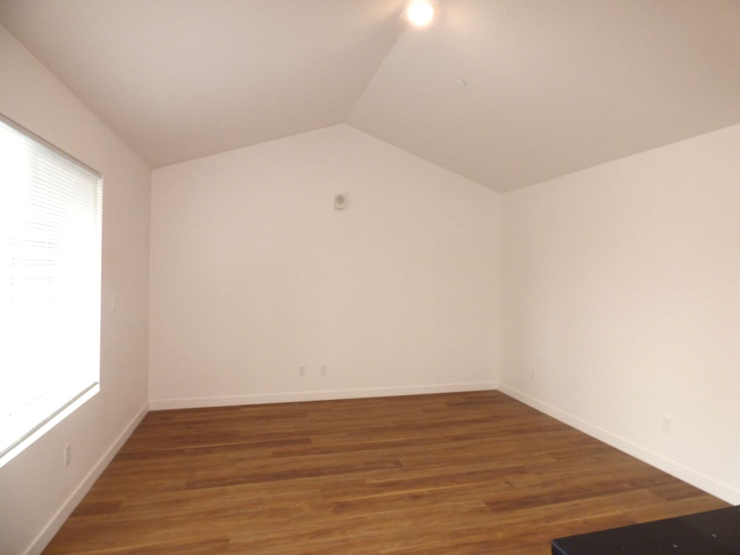 Lebanon Apartment: 50 Market St