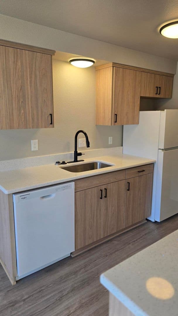 Salem Apartment: 3684 Fisher Rd NE