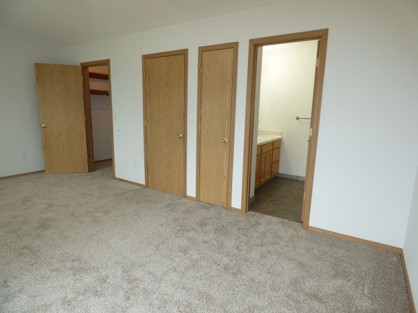 Amity Apartment: 102/104/106 Rice LN