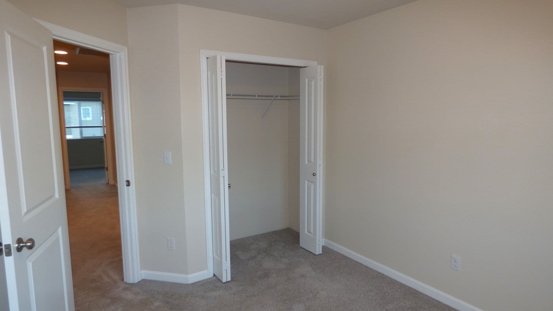 Salem House: 5757 Joynak St S