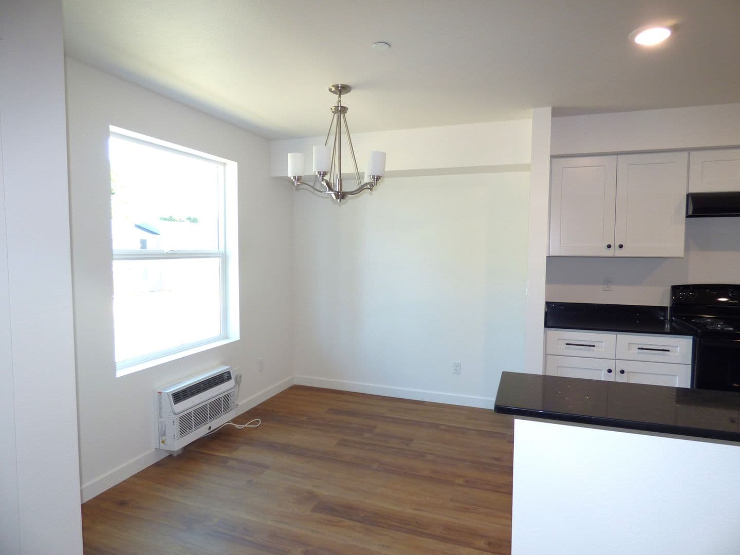 Lebanon Apartment: 50 Market St