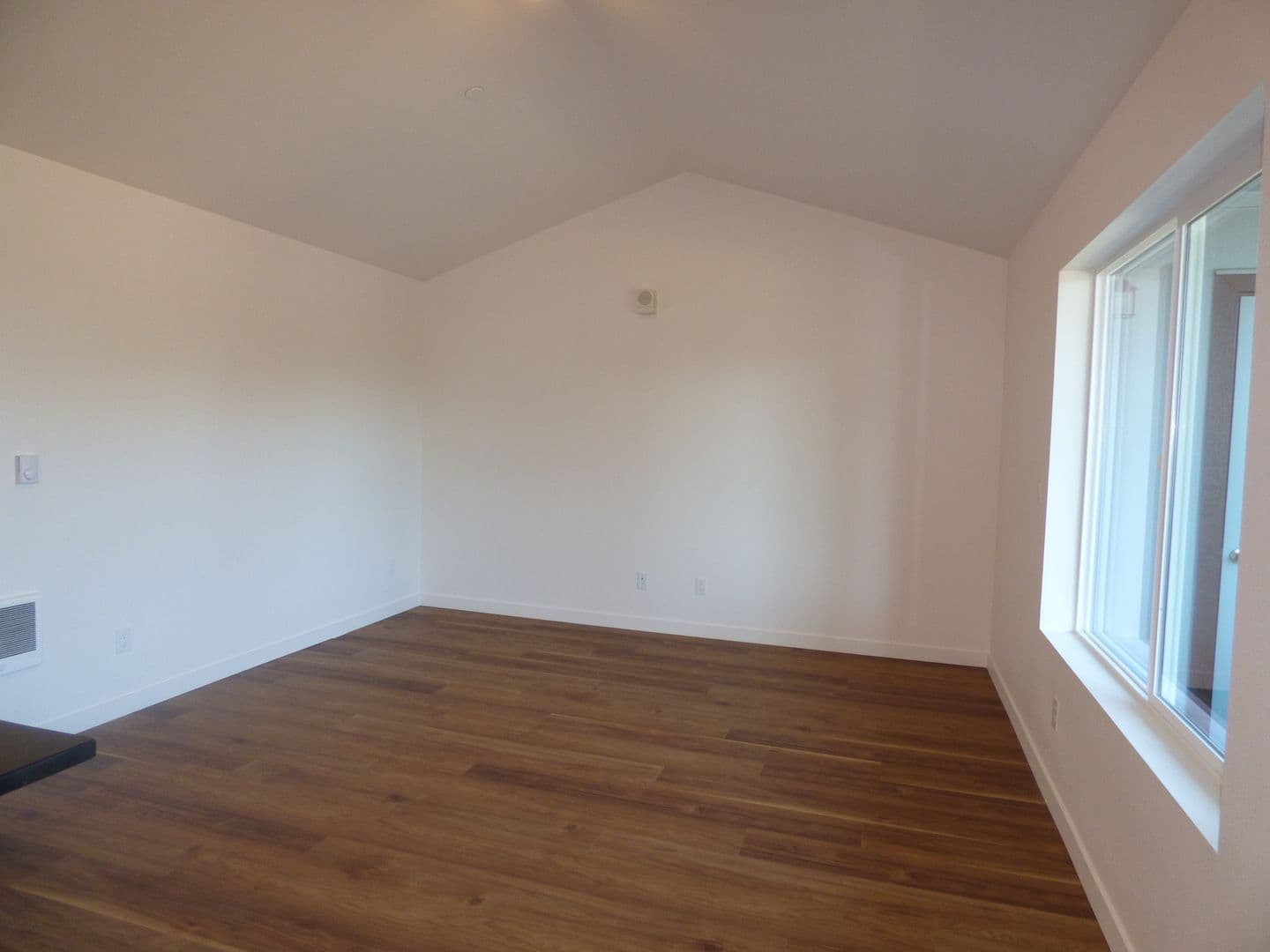 Lebanon Apartment: 50 Market St
