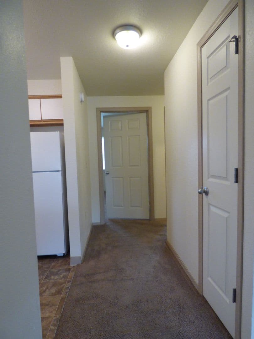 Lebanon Apartment: 901-1021 E Grant St