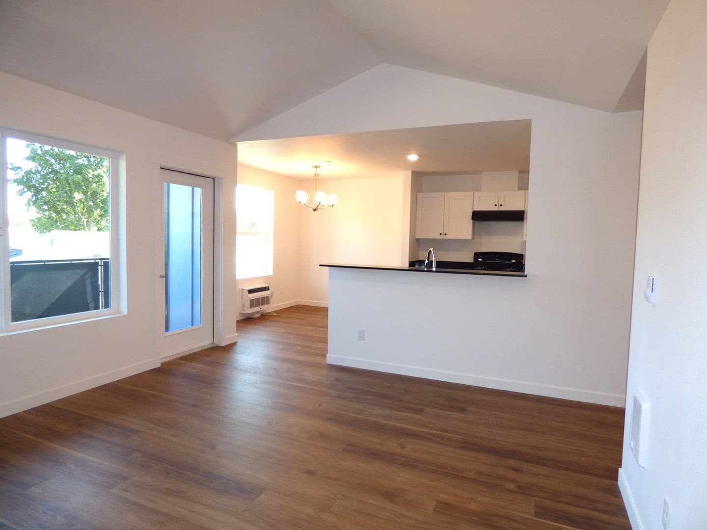 Lebanon Apartment: 50 Market St