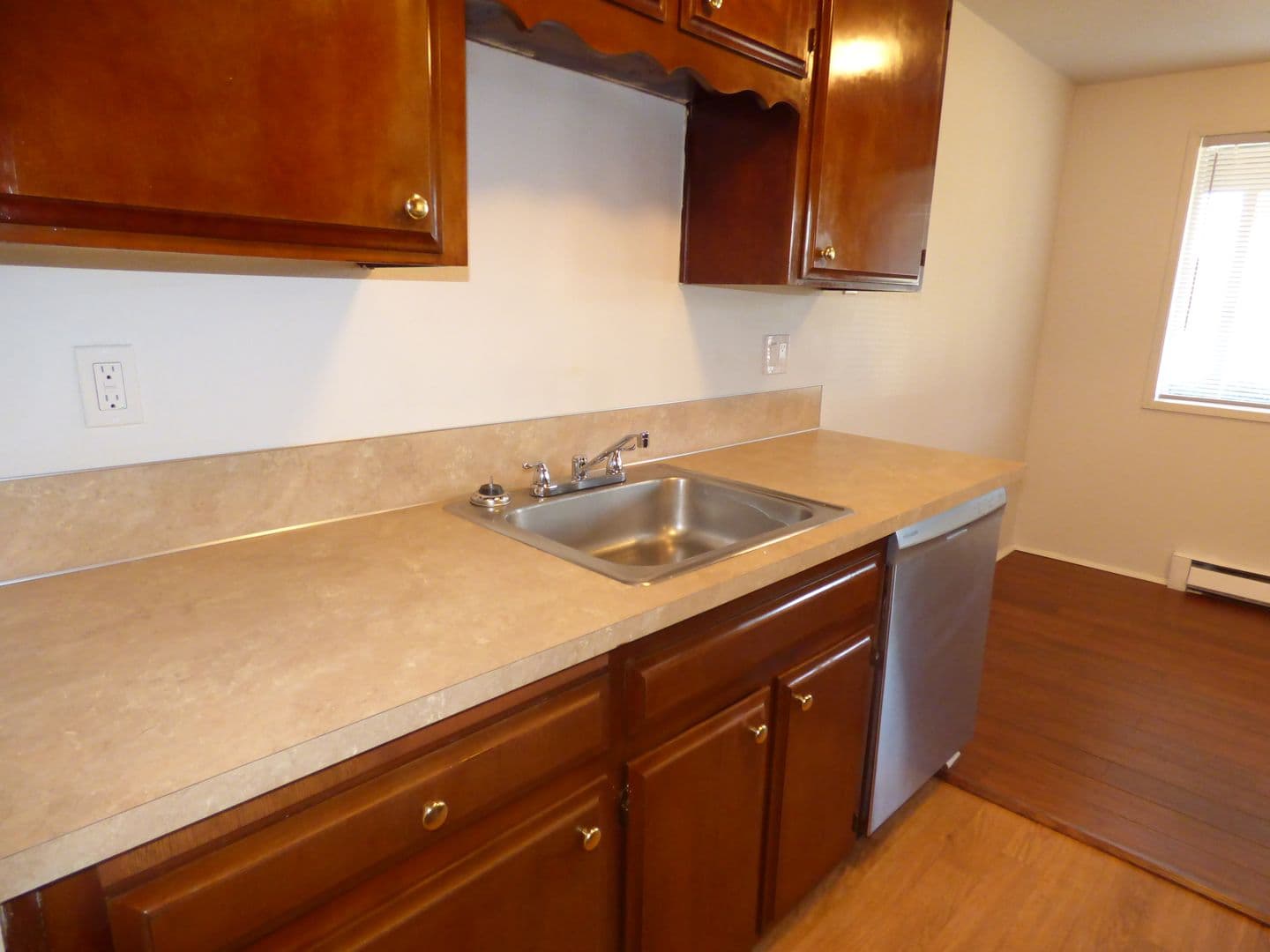 Salem Apartment: 805-875 Gerth Ave NW