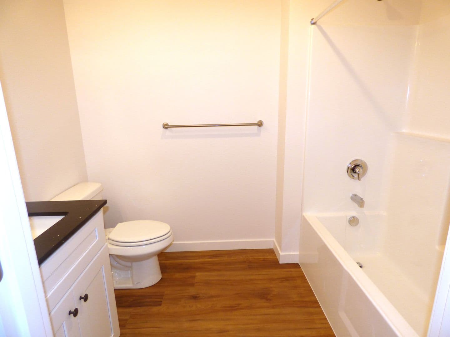 Lebanon Apartment: 50 Market St