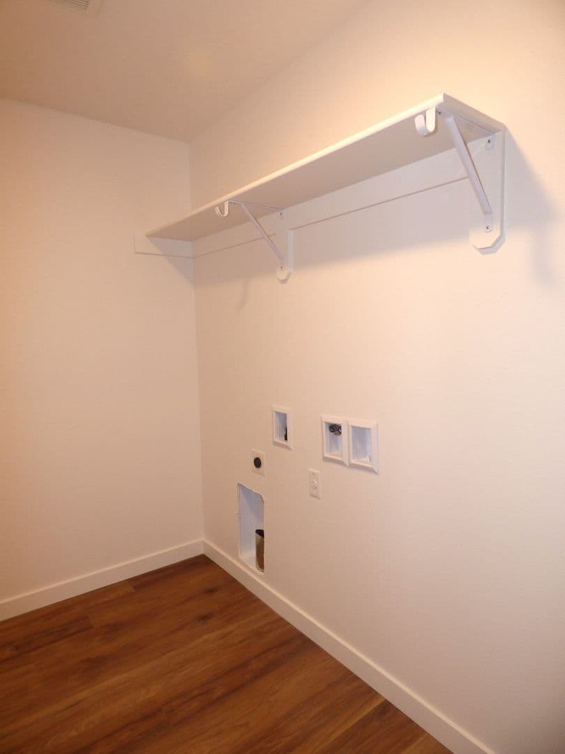 Lebanon Apartment: 50 Market St