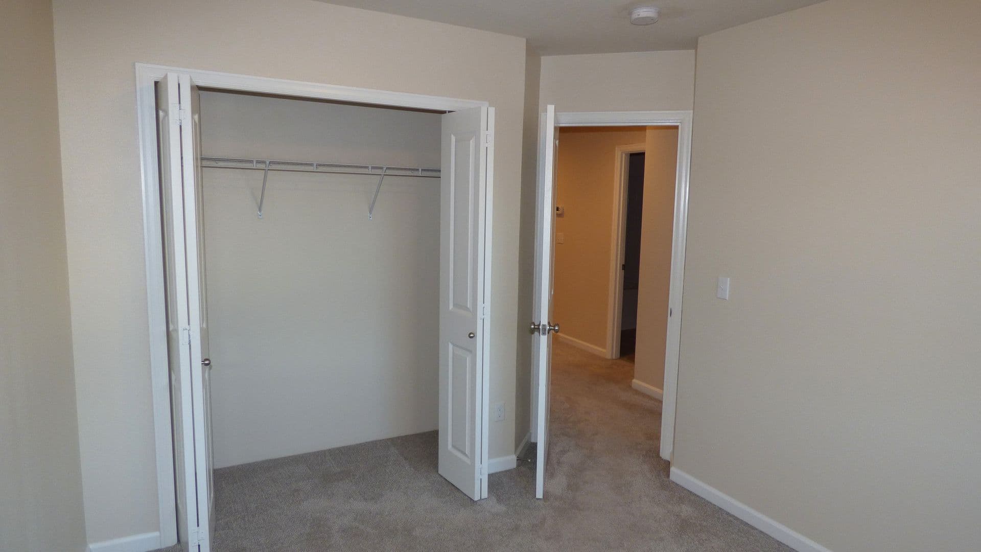 Salem House: 5757 Joynak St S