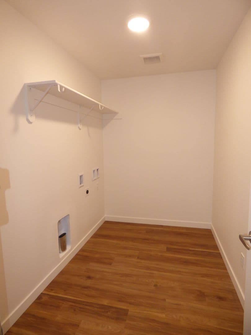 Lebanon Apartment: 50 Market St
