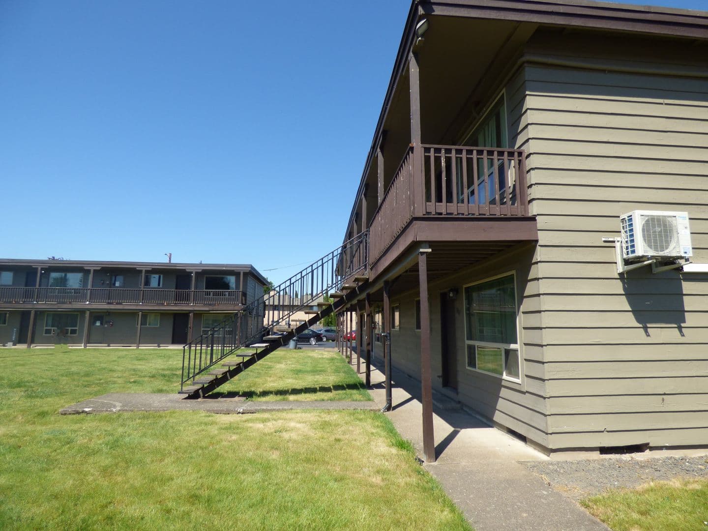 Salem Apartment: 1003-1085 Savage Rd NE