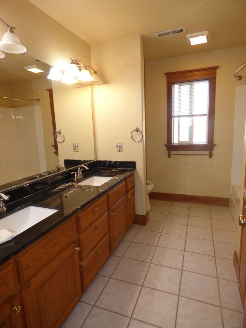 Salem House: 4465 Countryside Ct NE