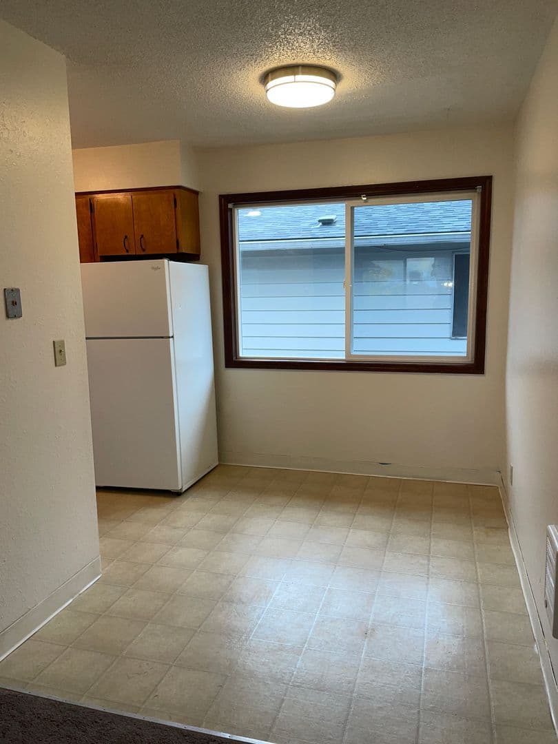 Salem Apartment: 2131 Center St NE