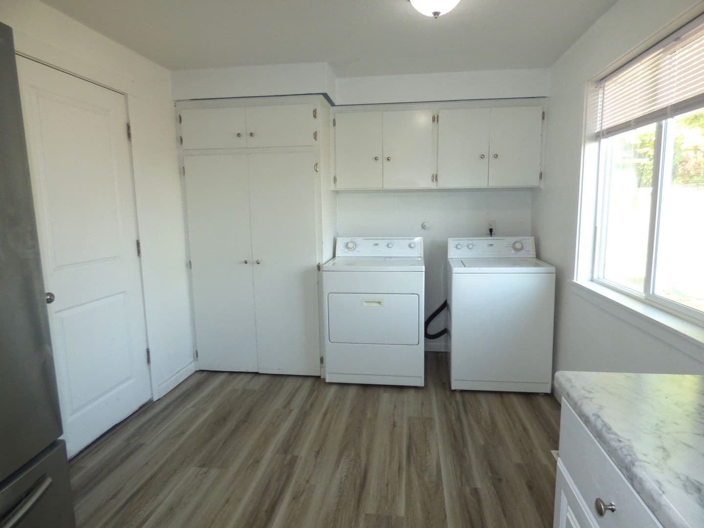 Salem House: 728 Shores St NE
