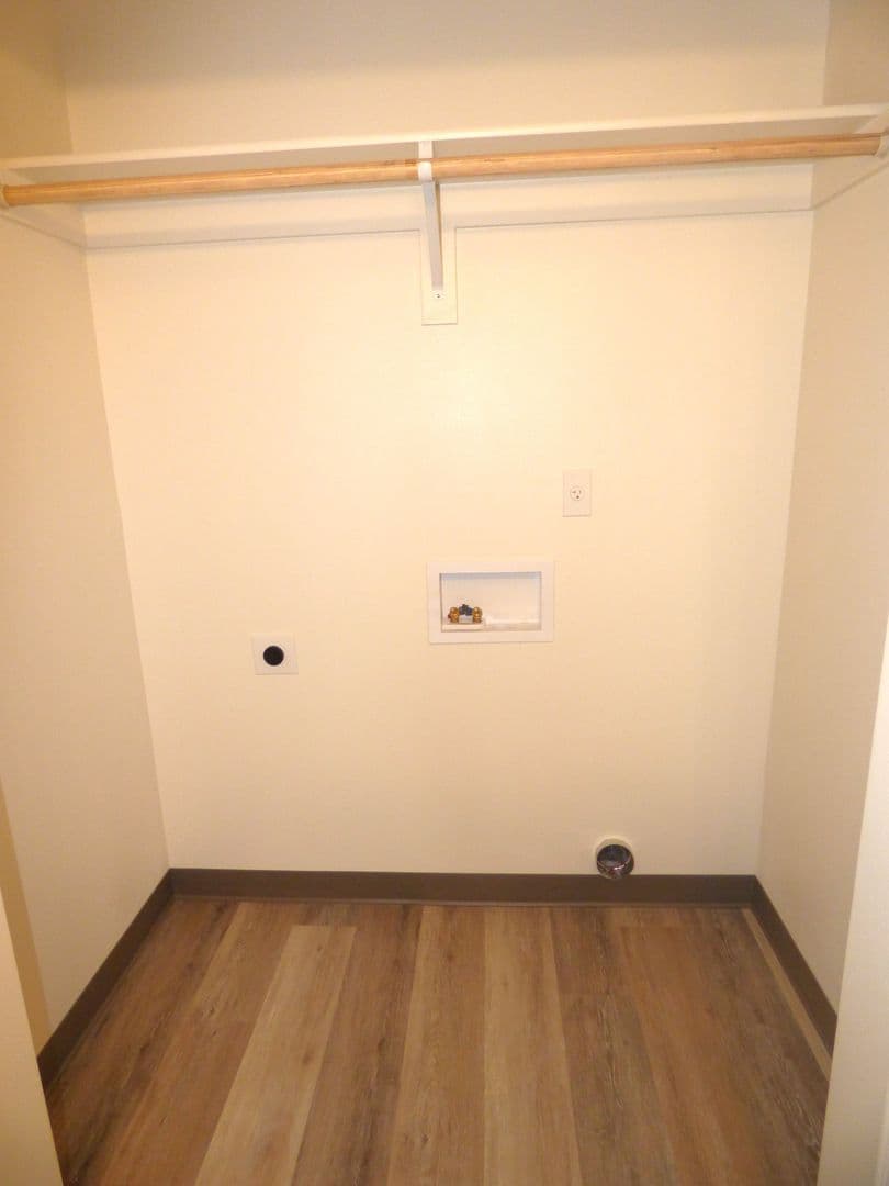 Salem Apartment: 228 Stoneway Dr NW #200