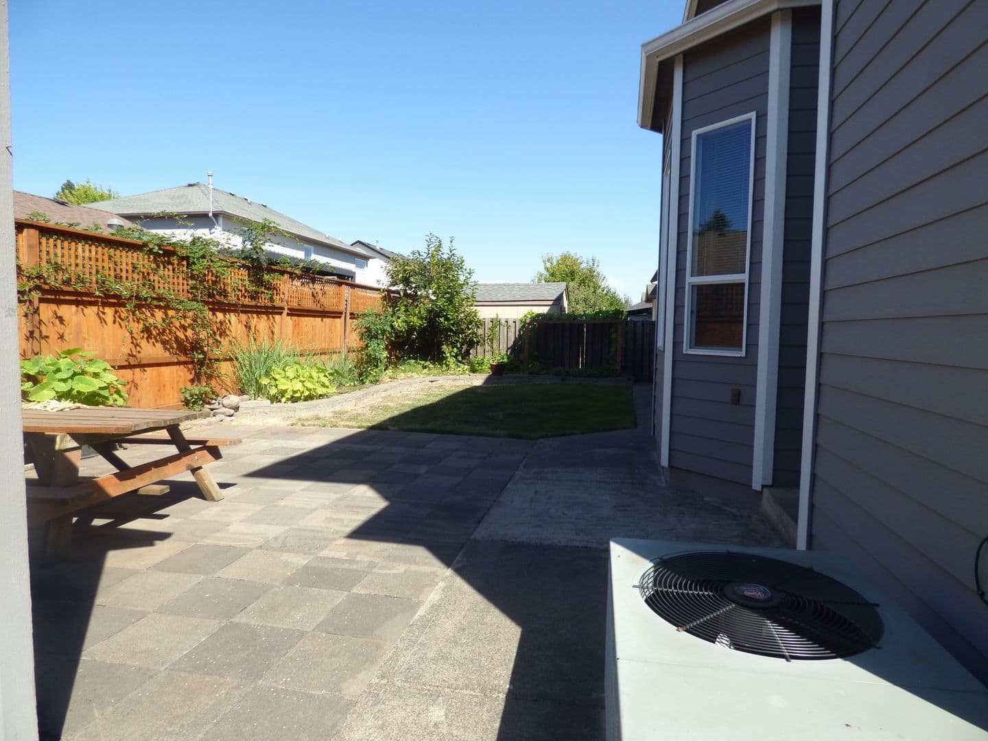 Salem House: 4465 Countryside Ct NE
