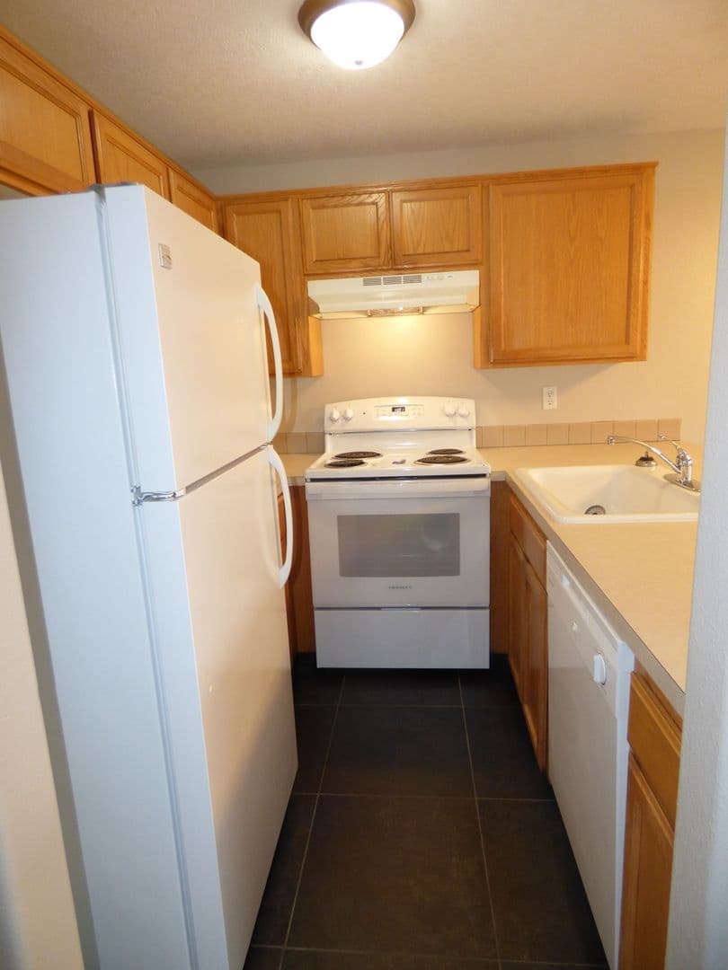 Amity Apartment: 102/104/106 Rice LN
