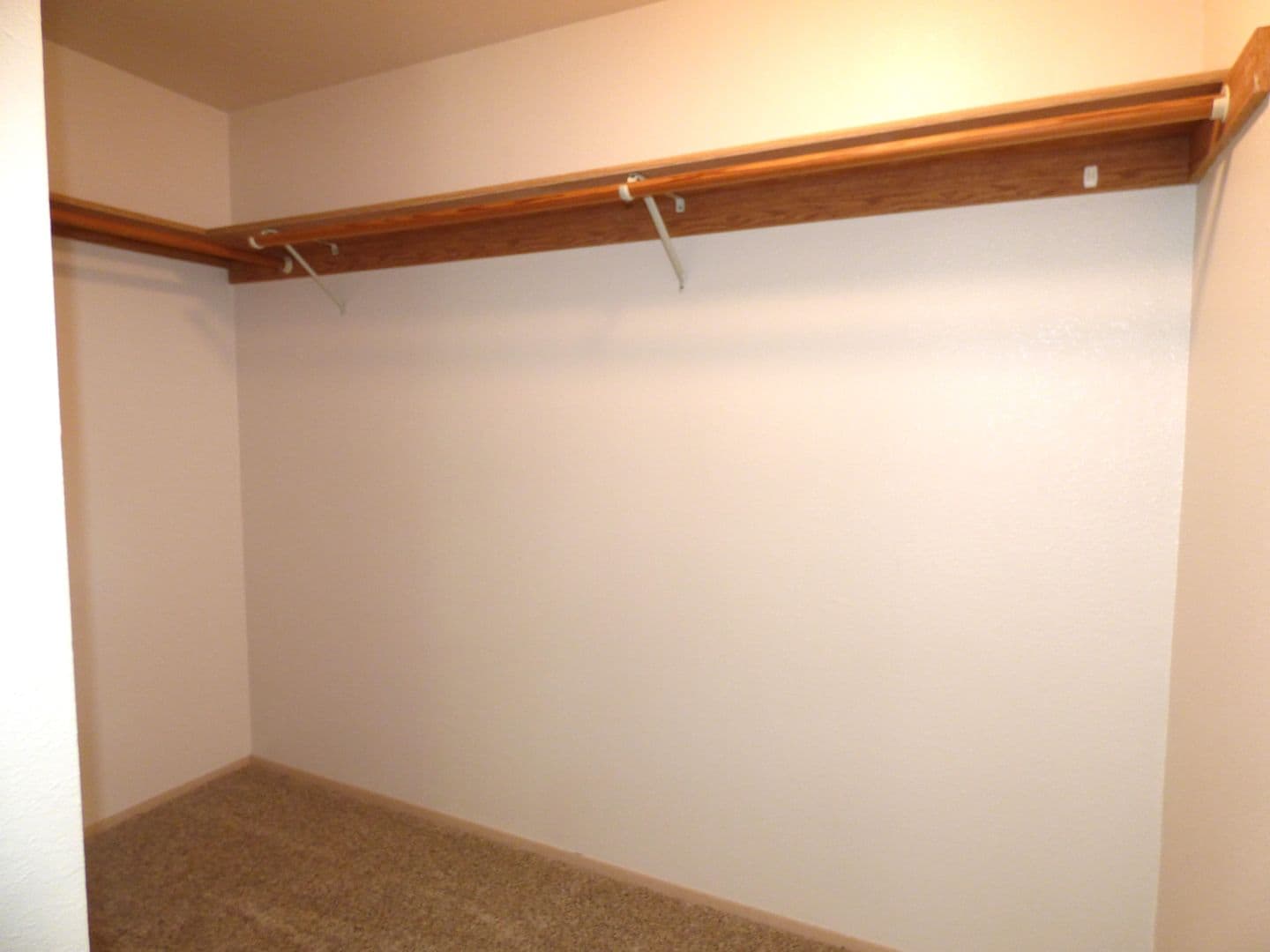 Salem Apartment: 3102 Bluff Ave SE #06