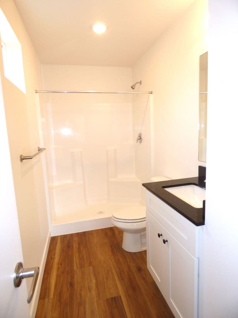 Lebanon Apartment: 50 Market St