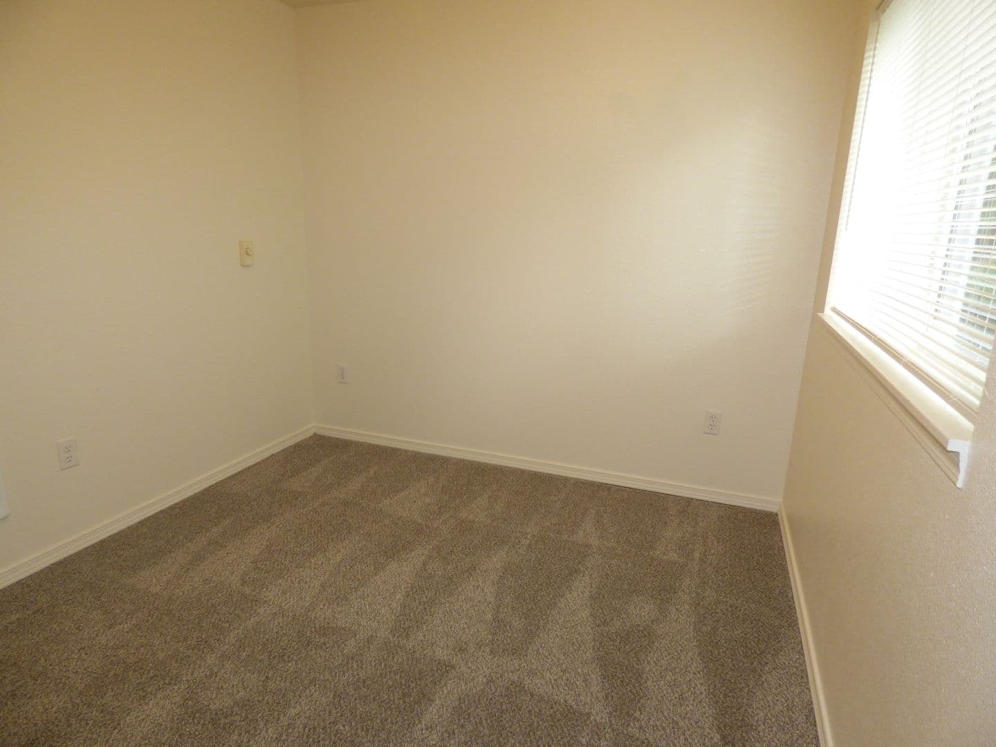 Salem Apartment: 228 Stoneway Dr NW #100