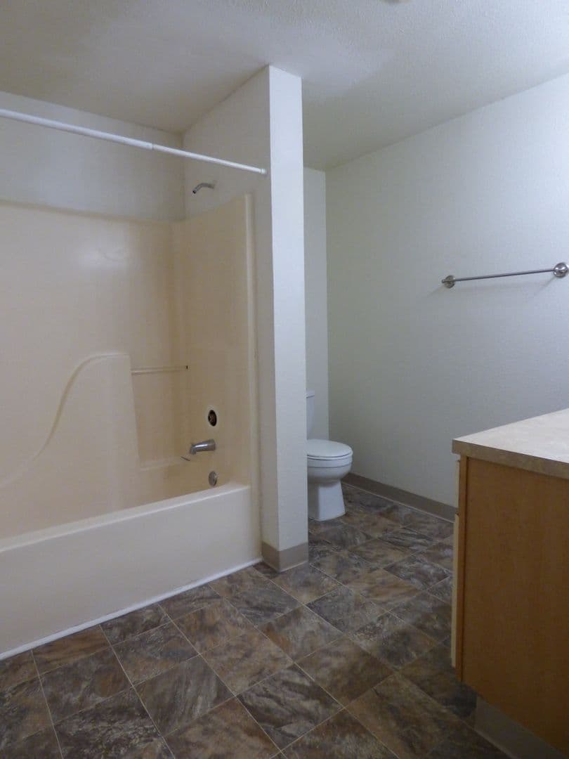 Lebanon Apartment: 901-1021 E Grant St