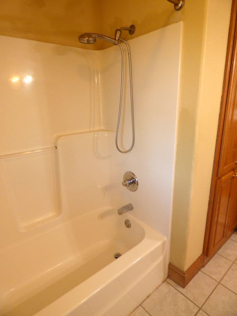 Salem House: 4465 Countryside Ct NE