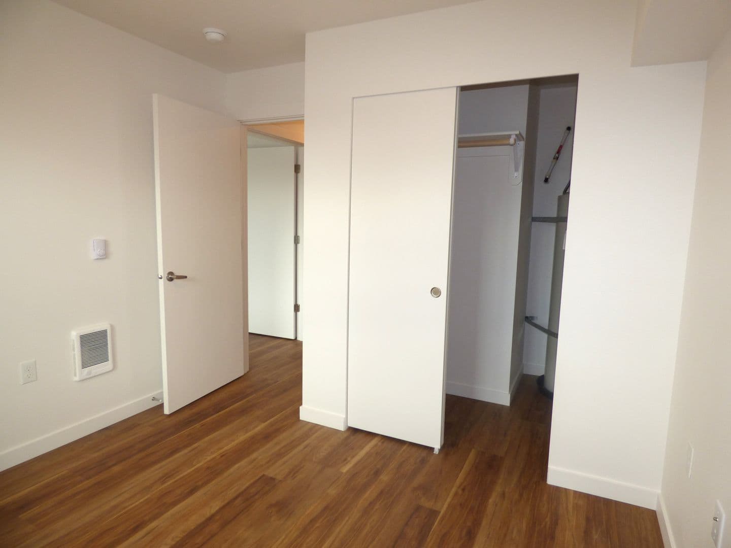 Lebanon Apartment: 50 Market St