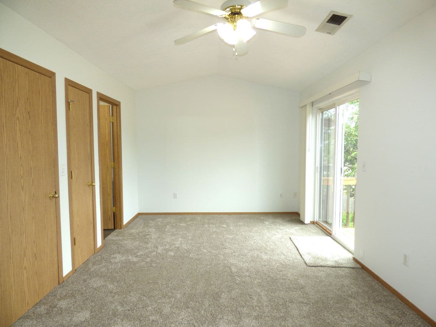 Amity Apartment: 102/104/106 Rice LN