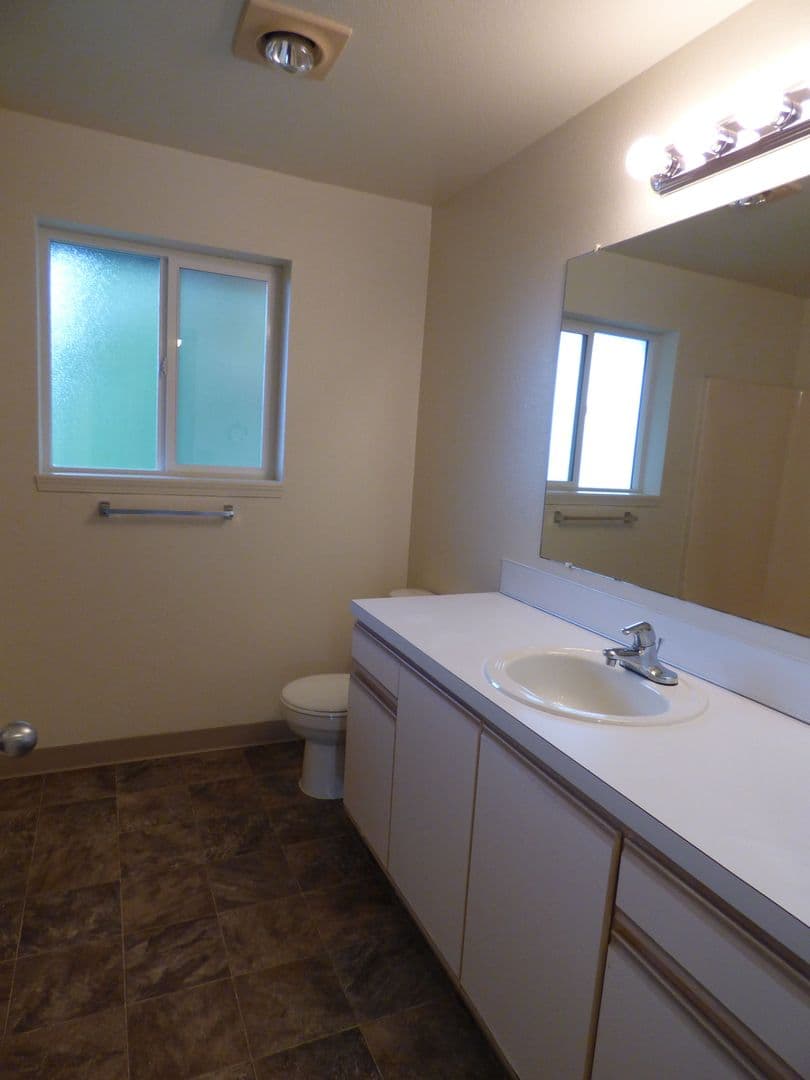 Lebanon Apartment: 901-1021 E Grant St
