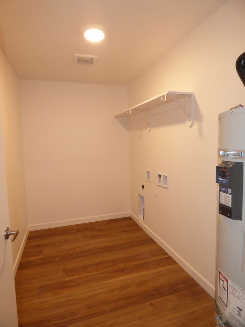Lebanon Apartment: 50 Market St