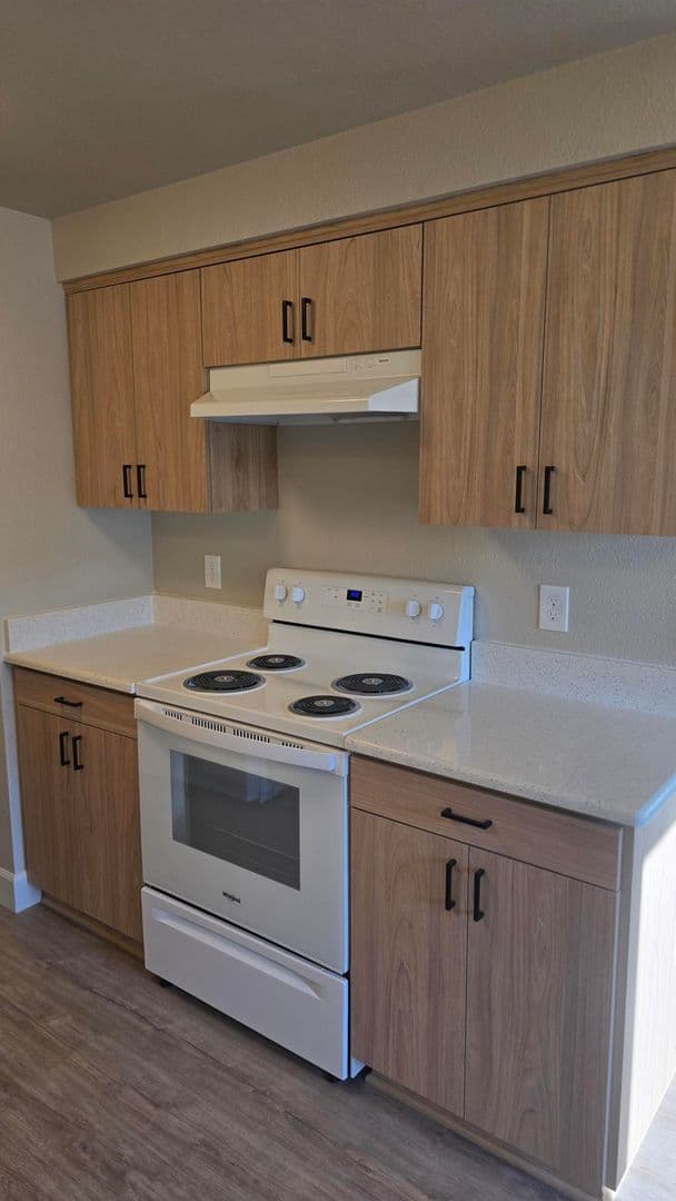 Salem Apartment: 3684 Fisher Rd NE