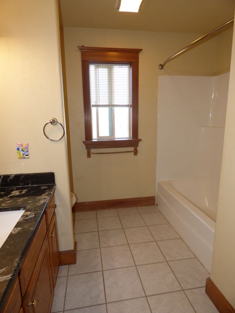 Salem House: 4465 Countryside Ct NE