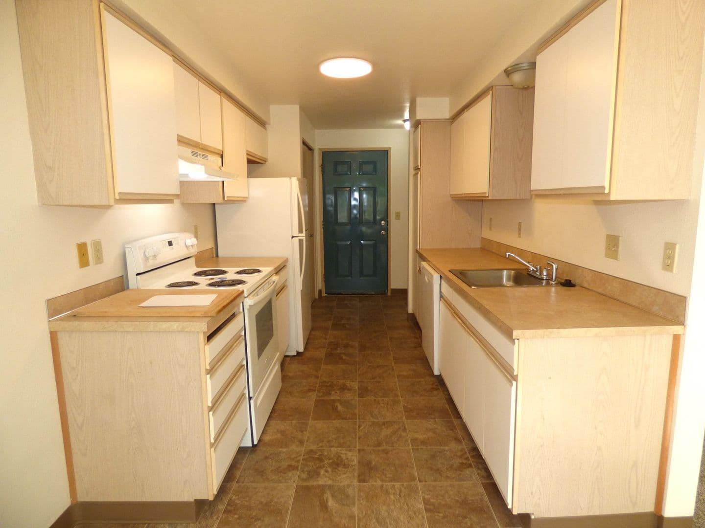 Salem Apartment: 3102 Bluff Ave SE #06